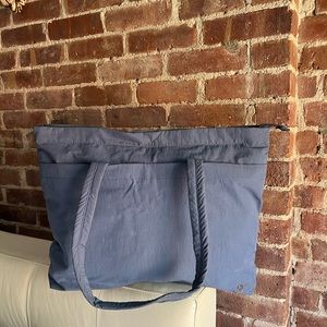 Lululemon steel blue tote bag